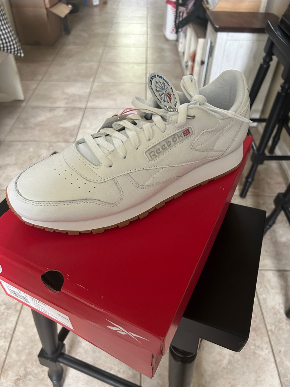 NIB Men’s Reebok White Leather Low-Top Sneaker with Gum Sole 11.5